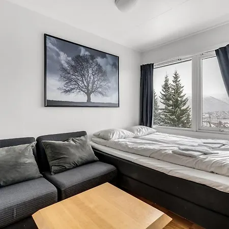 Large Unit In With Great Views! *