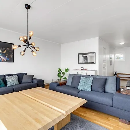 Large Unit In With Great Views! Leilighet *