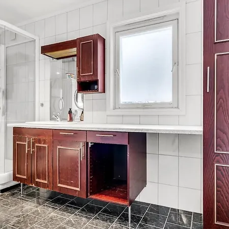Large Unit In With Great Views! Tromsø