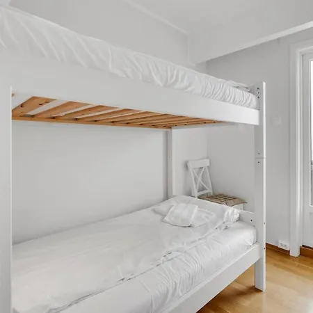 Large Unit In With Great Views! *